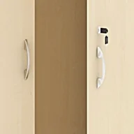 Szafy biurowe - B2B Partner Szafa szatniowa Mirelli A+ z wysuwanym wieszakiem, 800 x 400 x 1800 mm, brzoza CF-CB03, CD060 - miniaturka - grafika 1
