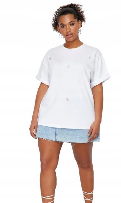 TRENDYOL BIAŁY T-SHIRT PLUS SIZE Z OZDOBNYMI CEKINAMI 48 5BA