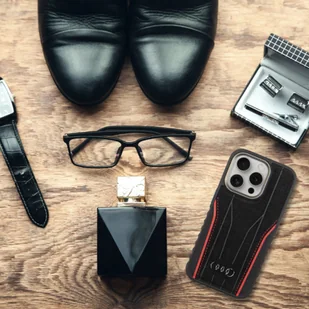 Audi Genuine Leather MagSafe iPhone 14 Pro Max 6.7" czarno-czerwony/black-red hardcase AU-TPUPCMIP14PM-R8/D3-RD - Etui i futerały do telefonów - miniaturka - grafika 11