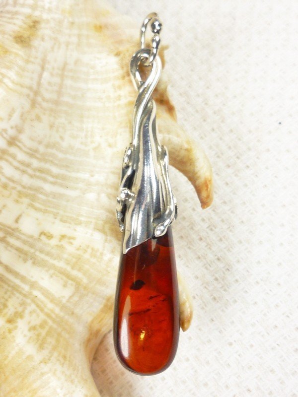 Wisiorek srebrny z bursztynem, handmade 622-25