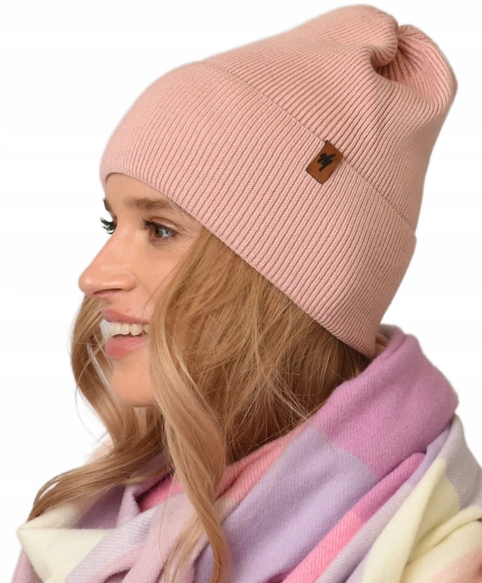 CZAPKA damska ciepła Polski produkt przejściowa jesień zima modny kolor róż