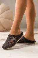 Kapcie damskie - Czekoladowe kapcie damskie Inblu obuwie domowe z wyjmowaną wkładką kwiaty na cholewce TU999969 - miniaturka - grafika 1