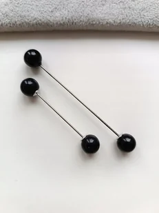 ZESTAW 2 BROSZKI SREBRNE SZPILKI DO SPIĘCIE SWETRA PIN CZARNE KULKI - Broszki - miniaturka - grafika 1