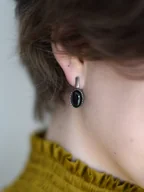 Kolczyki - Kolczyki srebre z onyksem II na sztyftach - miniaturka - grafika 1