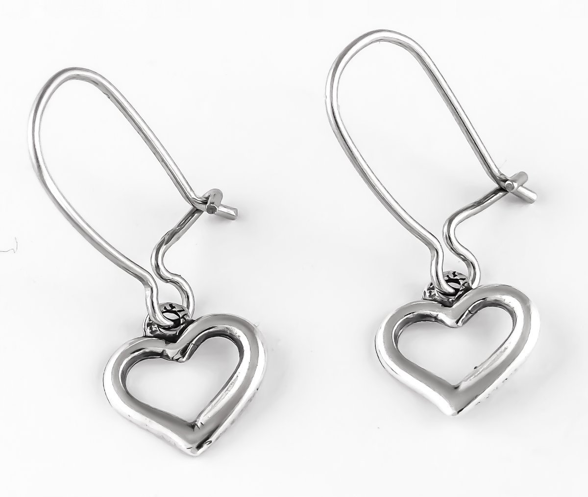 Kolczyki ze srebra 925 serce wiszące damskie