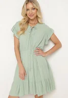 Sukienki - Miętowa Sukienka z Gumką w Pasie Ozdobiona Falbanką i Wiązana Materiałowym Paskiem Tiamalou - miniaturka - grafika 1