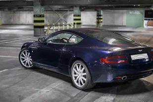 Jazda Aston Martin DB9 ulicami Poznania - Czasopisma - miniaturka - grafika 1