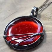 Wisiorki - Czerwony - witrażowy wisior na łańcuszku - miniaturka - grafika 1