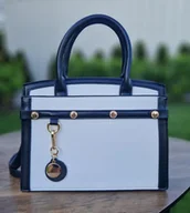 Torebki damskie - Elegancka torebka MENBUR biała z czarną lamówką wygodna szykowna - miniaturka - grafika 1