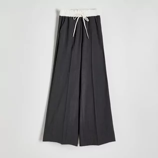 Spodnie damskie - Reserved - Spodnie z kontrastową wstawką - Szary - grafika 1