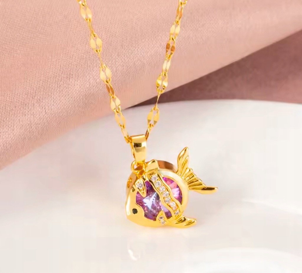 Elegancki Naszyjnik wisiorek Ryba Rybka z Diamencikami Kryształkami Złota