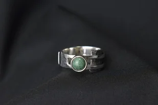 Srebrny regulowany pierścionek z zielonym jaspisem. Rozmiar PL 15-18 - Pierścionki - miniaturka - grafika 1