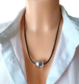 Naszyjniki - KLASYK! Naszyjnik srebrna kula kulka 20mm czarny satyna sznurek 45cm - miniaturka - grafika 1