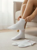 Skarpetki dla dzieci - Sinsay - Prążkowane skarpetki 3 pack - biały - miniaturka - grafika 1