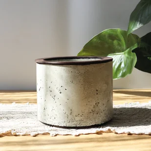 Betonowa donica z drewnianym wykończeniem - W-3 - Donice - miniaturka - grafika 1