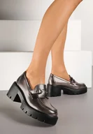 Półbuty damskie - Srebrne Półbuty Mokasyny na Słupku z Ozdobnym Łańcuszkiem Felmiris - miniaturka - grafika 1