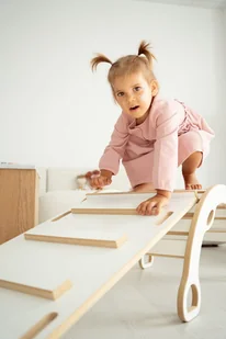 MAŁY bujak montessori z uchwytami + MAŁA zjeżdżalnia DRABINKA - Skoczki dla dzieci - miniaturka - grafika 1