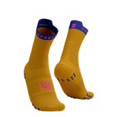 Skarpetki sportowe męskie - COMPRESSPORT Skarpetki do biegania wysokie PRORACING SOCKS V4 RUN HIGH saffron/dazz blue - miniaturka - grafika 1