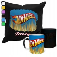 Gadżety dla niej i dla niego - ZESTAW KUBEK MAGICZNY + POSZEWKA Z PODUSZKĄ- PREZENT SAMOCHODY AUTA + IMIĘ - miniaturka - grafika 1