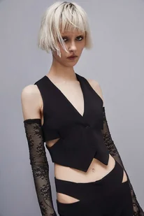 Elegancka kamizelka z krepy - Kamizelki damskie Elegancka kamizelka z krepy - Kamizelki damskie - miniaturka - grafika 1