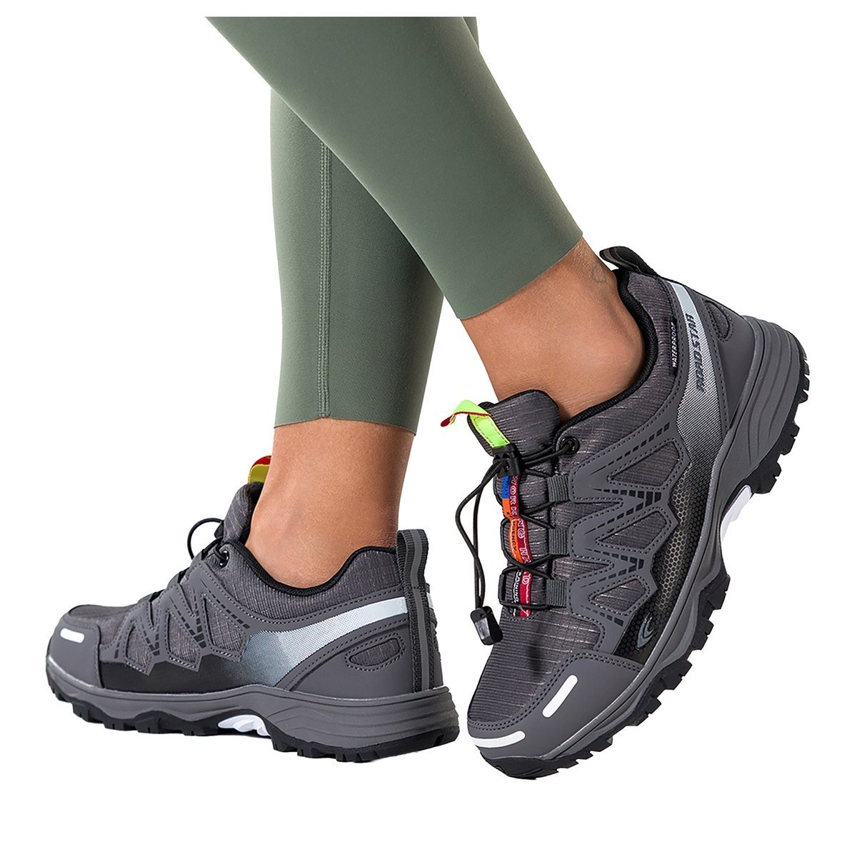 Szare buty sportowe trekkingowe damskie wodoodporne na bieżnikowanej podeszwie z regulowaną elastyczną sznurówką czarne wstawki Casu 7393-4D-38