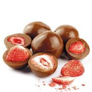 Owoce świeże i suszone - GRIZLY Truskawki liofilizowane w belgijskiej czekoladzie mlecznej 250 g - miniaturka - grafika 1