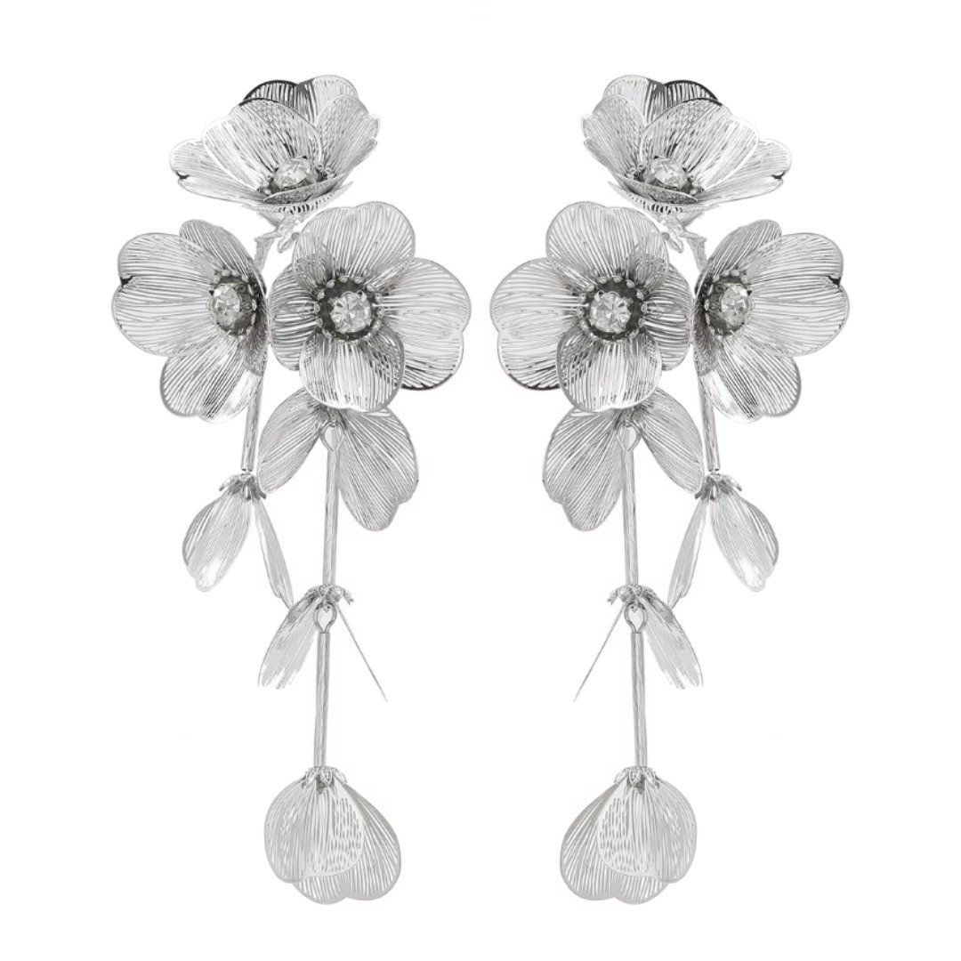 SREBRNE długie wiszące kolczyki kwiatowe metalowe lekkie okazałe XXL