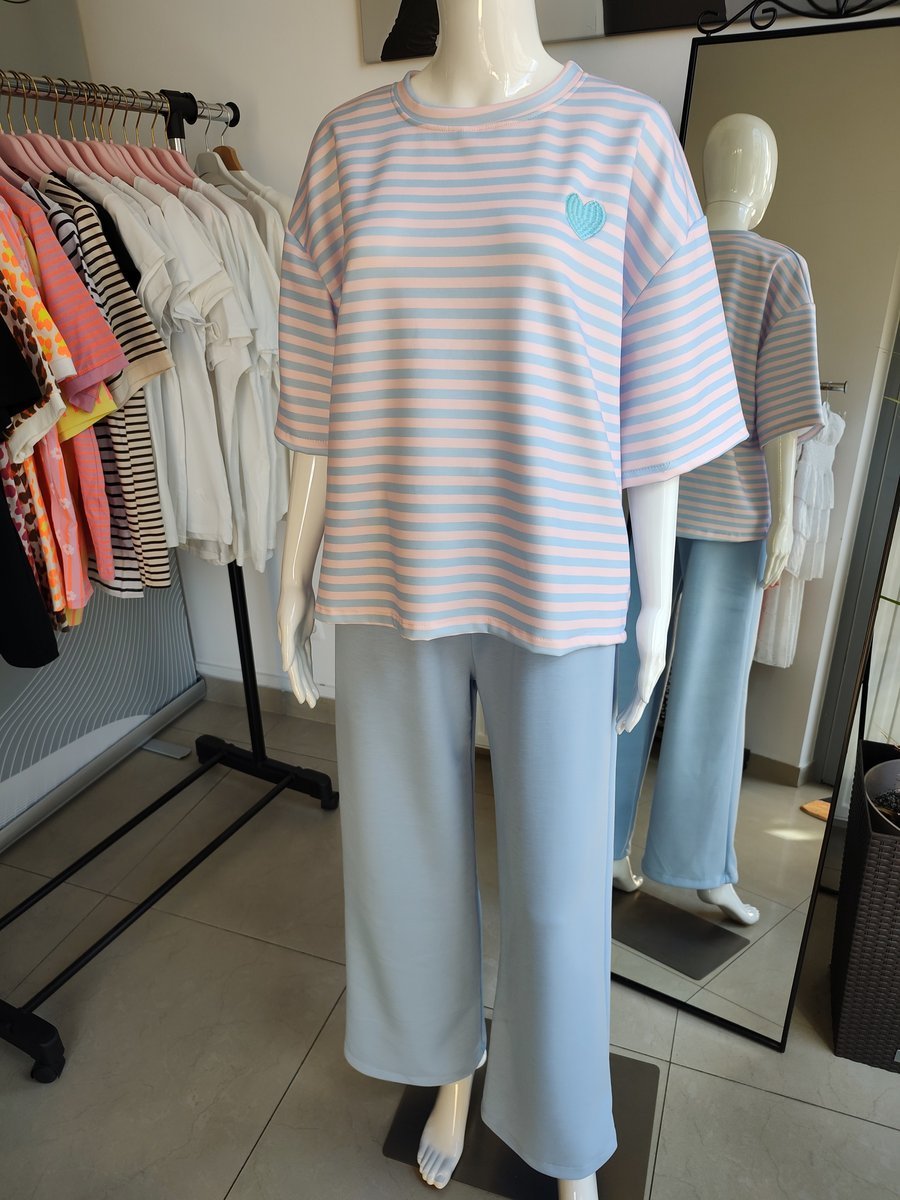 Masełkowy komplet dresowy z krótkim rękawem paski - baby blue/puder One size