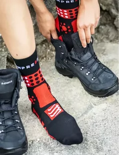 COMPRESSPORT skarpetki trekkingowe TREKKING SOCKS black/core red/white - Skarpetki sportowe męskie - miniaturka - grafika 3