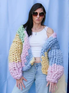 Kolorowy kardigan 100% WEŁNA - Swetry damskie Kolorowy kardigan 100% WEŁNA - Swetry damskie - miniaturka - grafika 1