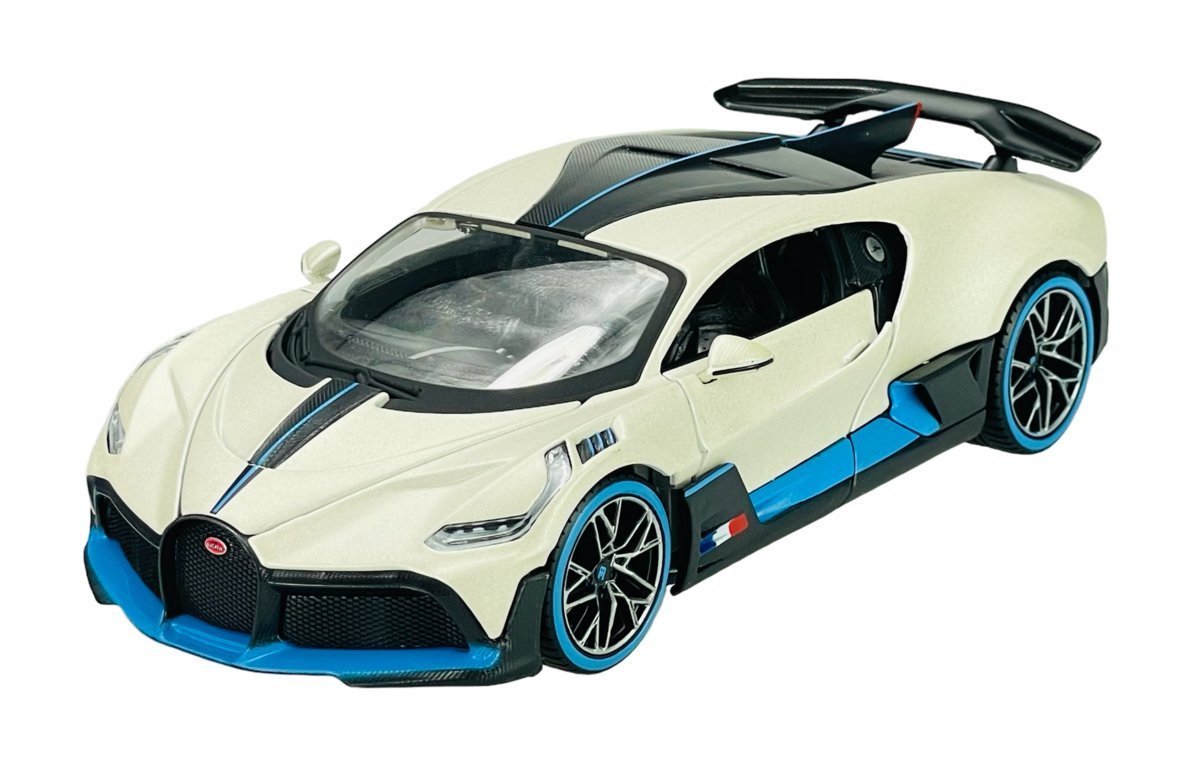 MAISTO BUGATTI DIVO BIAŁY 1:24 31526