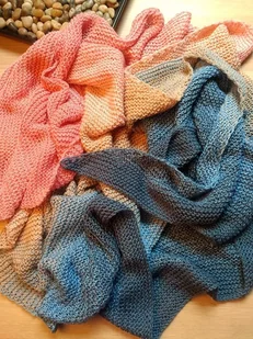 Asymetryczna Chusta Pastelowy Motyl Ombre - Apaszki i szaliki damskie - miniaturka - grafika 1