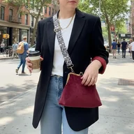 Torebki damskie - Torebka bordo na pasku - miniaturka - grafika 1