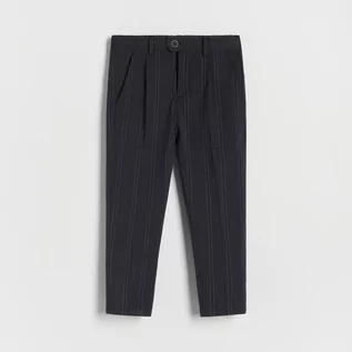 Spodnie i spodenki dla chłopców - Reserved - Eleganckie spodnie w kratę - Granatowy - grafika 1