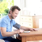 Ciśnieniomierze i akcesoria - Medisana Ciśnieniomierz naramienny BS 565, biały Lumarko! - miniaturka - grafika 1