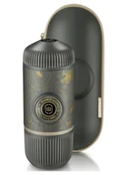 Kuchnia turystyczne i akcesoria - Przenośny ekspres do kawy z etui Wacaco Nanopresso Dark Souls - grey - miniaturka - grafika 1