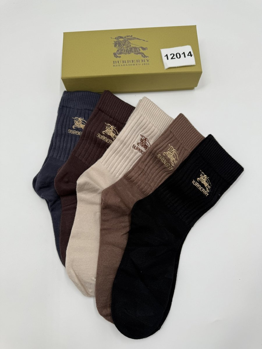 Długie ciepłe skarpety BURBERRY rozmiar 39-42 pięć par(12014 w3