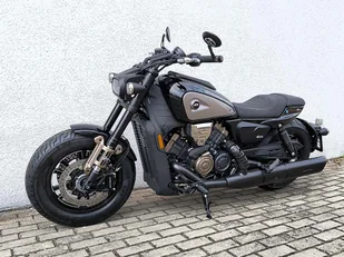 QJMotor SRV600V (SRV 600V) Cruiser V4 Nowość! - Motocykle - miniaturka - grafika 1