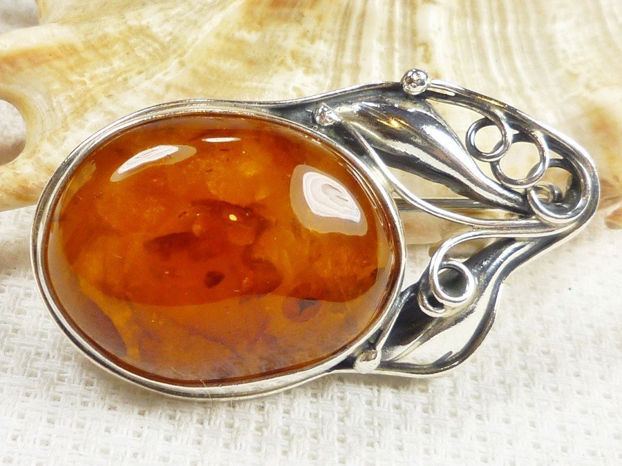 Broszka srebrna z bursztynem, handmade 410-196