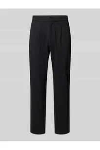 Spodnie materiałowe o kroju slim tapered fit z zakładkami w pasie - CK Calvin Klein - Spodnie męskie - miniaturka - grafika 1