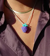 Naszyjniki - Naszyjnik truskawka Julka, ręcznie robiony owocowy naszyjnik z koralików - miniaturka - grafika 1