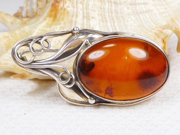 Broszka srebrna z bursztynem, handmade 410-225