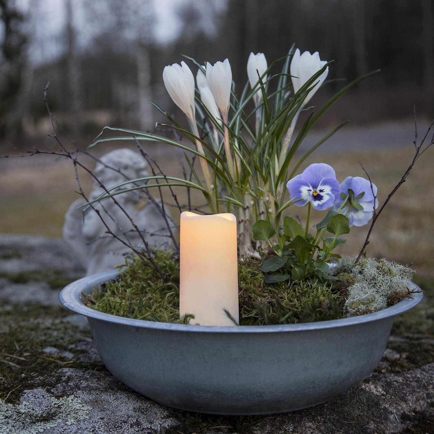 Szwedzka Świeca LED SERENE Biała 10 cm Czujnik Zmierzchu i Timer, 750h Czas Pracy, IP44 Odporna Na Warunki Zewnętrzne, Do Ogrodu i Wnętrz