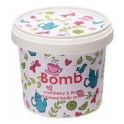 Kosmetyki do kąpieli - Bomb Cosmetics Bomb Cosmetics - Cranberry &amp; Lime - Oil Based Body Scrub - Peeling pod prysznic - ŻURAWINA Z LIMETKĄ BCCLOBBS - miniaturka - grafika 1