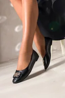 Baleriny - Czarne baleriny damskie płaskie złota ozdoba z cyrkoniami Carla AZ41K - miniaturka - grafika 1