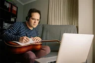 Czasopisma - Lekcje online nauki gry na gitarze dla dzieci starszych i dorosłych - miniaturka - grafika 1