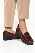 Mokasyny damskie - Brązowe mokasyny skórzane damskie lakierowane na koturnie z chwostami wzór wężowy PRODUKT POLSKI Casu 5933-41 - miniaturka - grafika 1