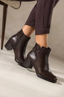 Czekoladowe botki skórzane damskie Sergio Leone obcas słupek na cholewce pasek ze stalową ozdobą YG74085-H - Botki damskie - miniaturka - grafika 1