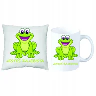 Gadżety dla niej i dla niego - Zestaw Kubek Poduszka Śmieszny Prezent Żaba + Imię - miniaturka - grafika 1