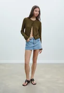 Swetry damskie - Stradivarius Sweter rozpinany z guzikami i falbanami Khaki L - miniaturka - grafika 1